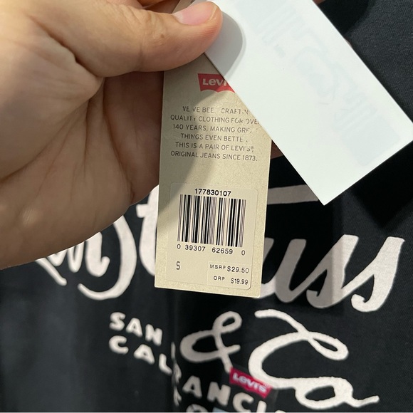 Levi's. Men's Short Sleeve Crew Neck Graphic Logo T-Shirt Black Cotton - Picture 3 of 8